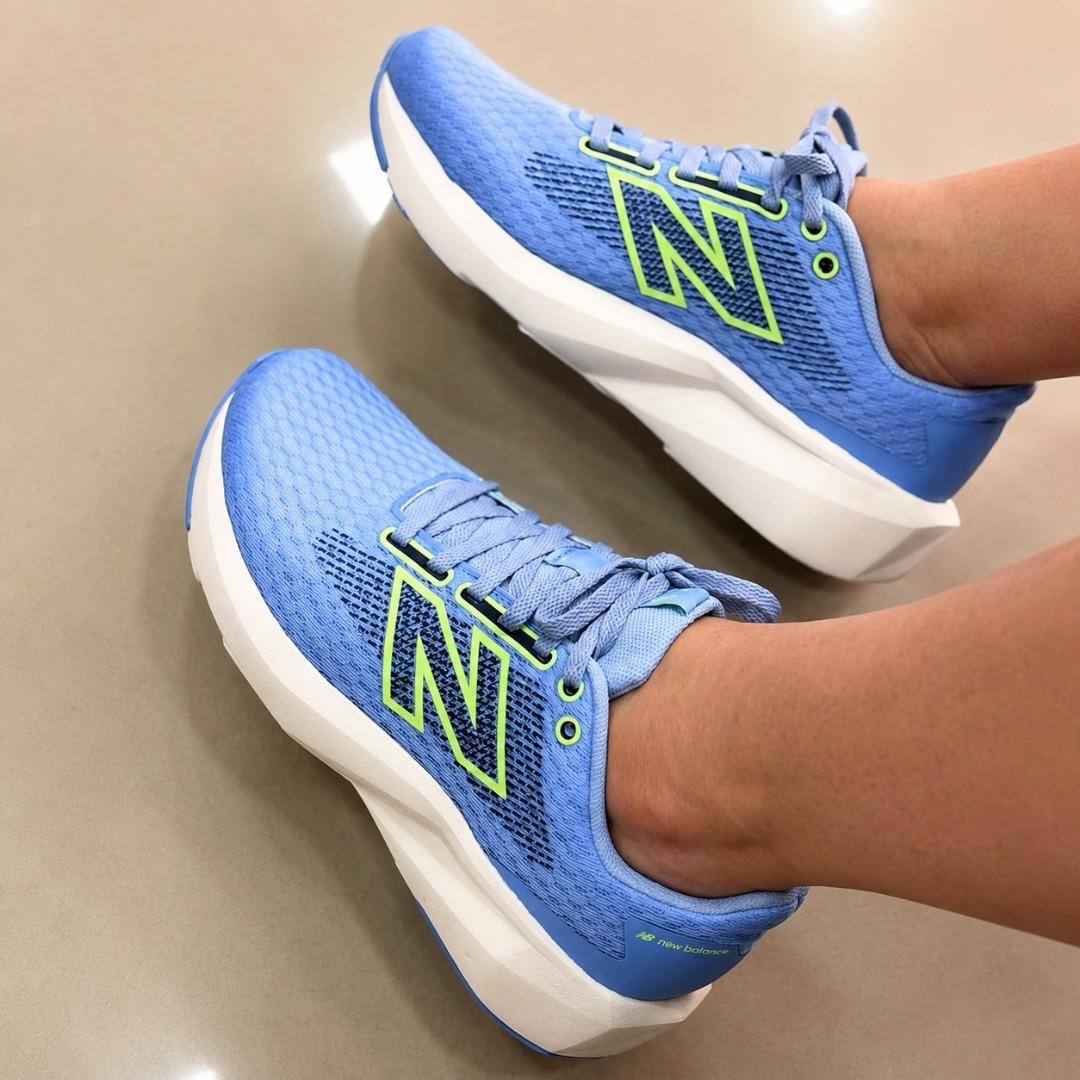 Tênis Esportivo Feminino 413v3 New Balance Azul-claro Liso 37 Br