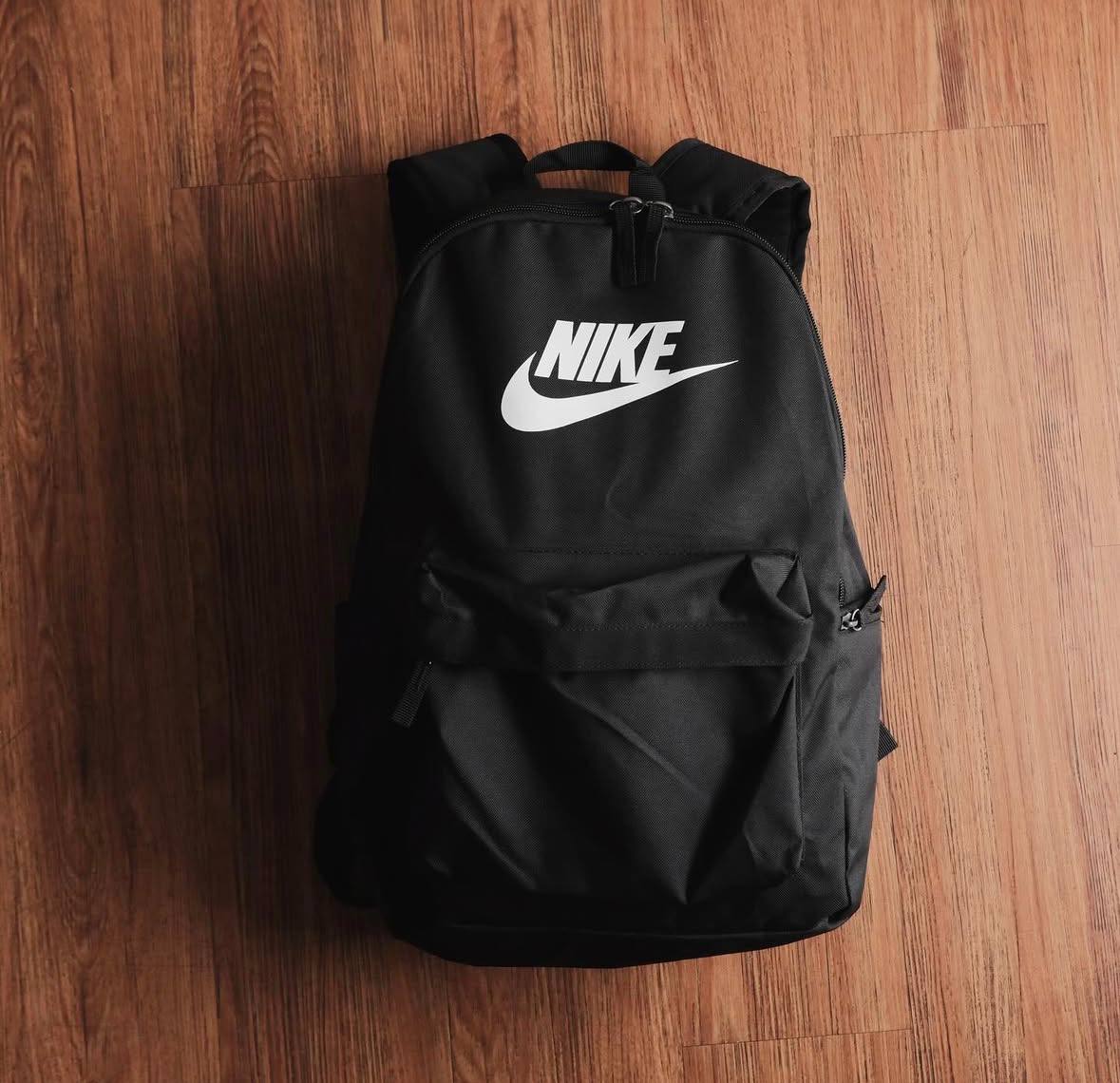 Mochila masculina Nike Heritage Backpack cor preta