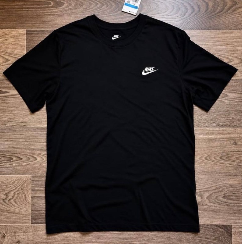 Camiseta Nike Sportswear Club Masculina