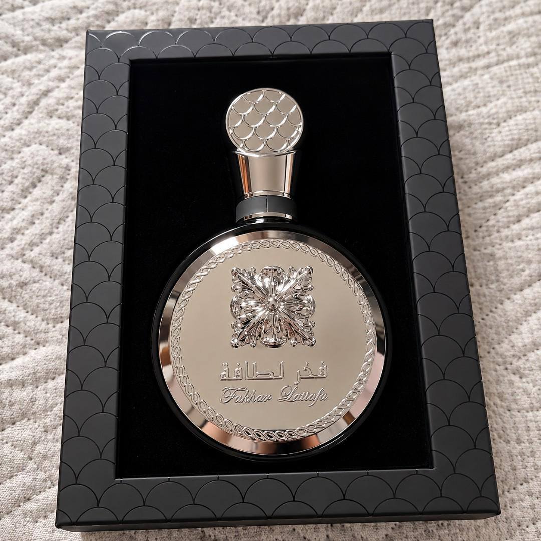 Perfume Árabe Masculino Fakhar Black Eau De Parfum 100 Ml