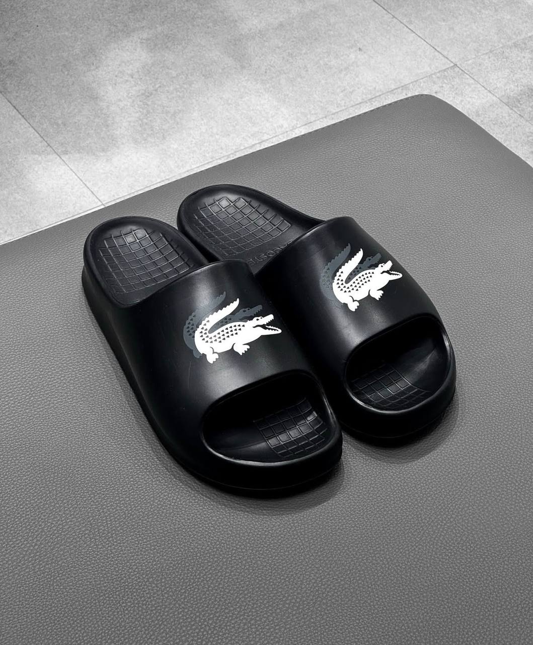 Chinelo Lacoste Masculino Serve Slide 2.0 - Original